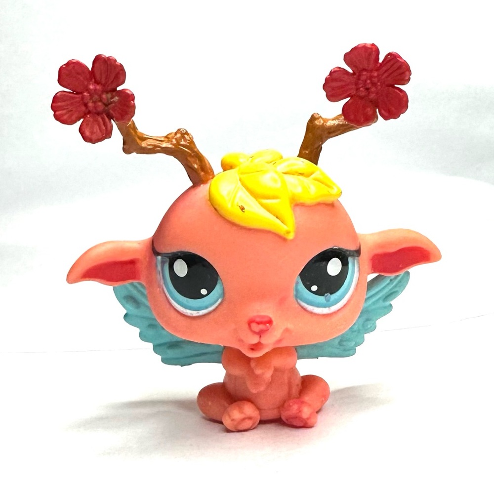 Hasbro Littlest Pet Shop (LPS) RETIRED Larkspur Fairy #2832